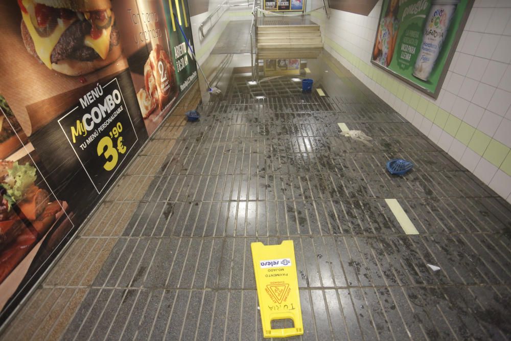 La estación de metro Turia, afectada por las lluvias