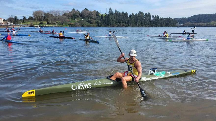 Javi López (Los Cuervos), vencedor de la Regata &quot;Memorial Miguel Ángel Pérez Gutiérrez&quot;, en Trasona