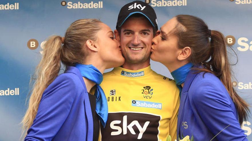 Wouter Poels posa en el podio.