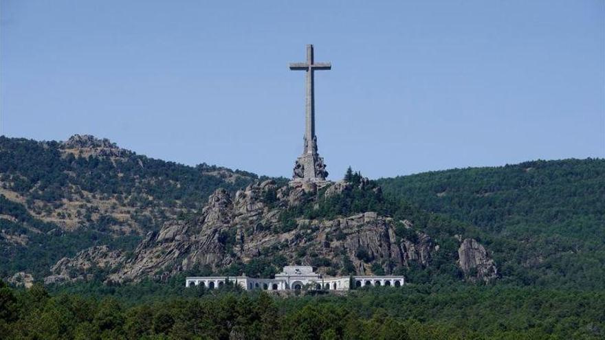 Franquistas y antifascistas se cruzan hoy en el Valle de los Caídos