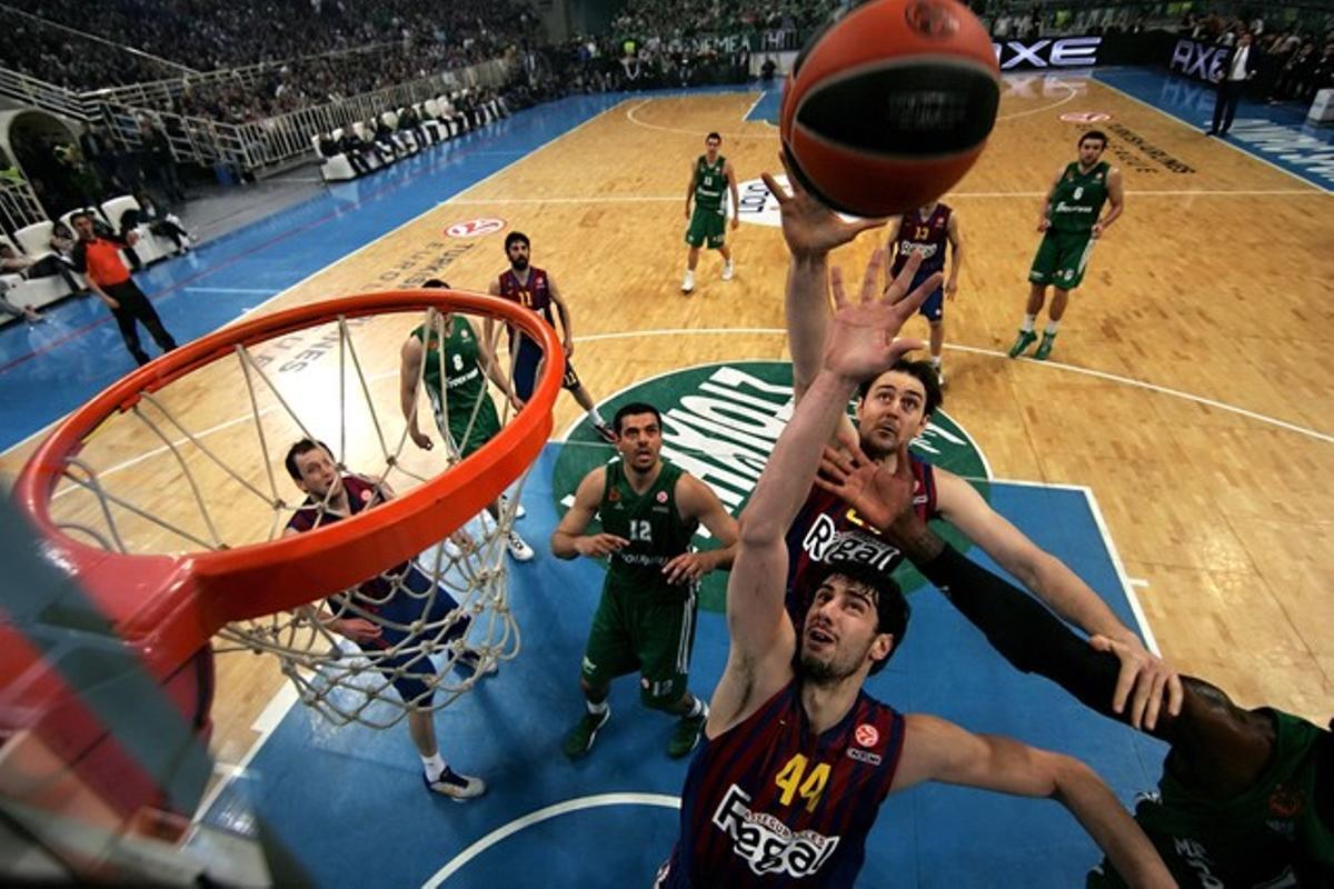 Panathinaikos, 60 - Barça Regal, 70 Panathinaikos, 60 - Barça Regal, 70