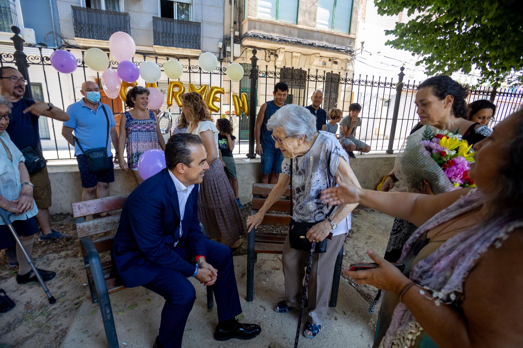 Homenaje de familia y amigos a Carmen Nicolás que cumple 102 años