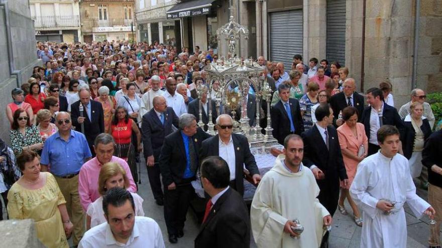 Procesión del Corpus que salió de la Concatedral y bajó por la Alameda hasta Aduanas. // R. Grobas