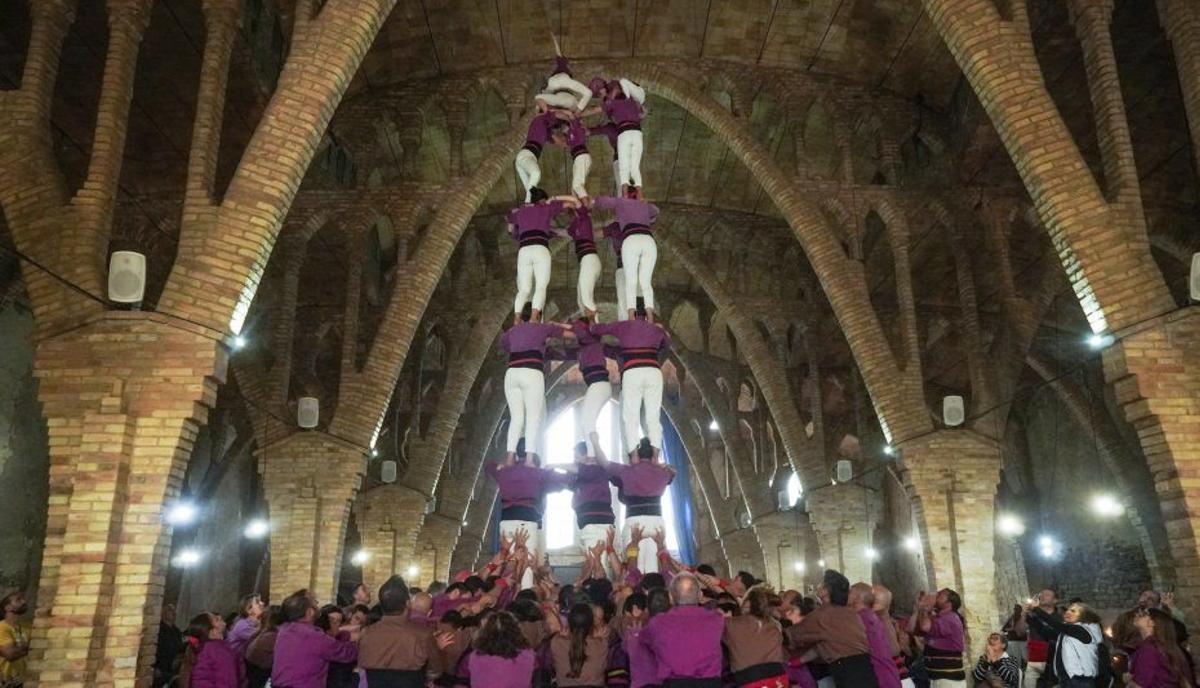 Els Moixiganguers d’Igualada fan el quatre de vuit en la Diada del Sindicat de Sant Guim de Freixenet