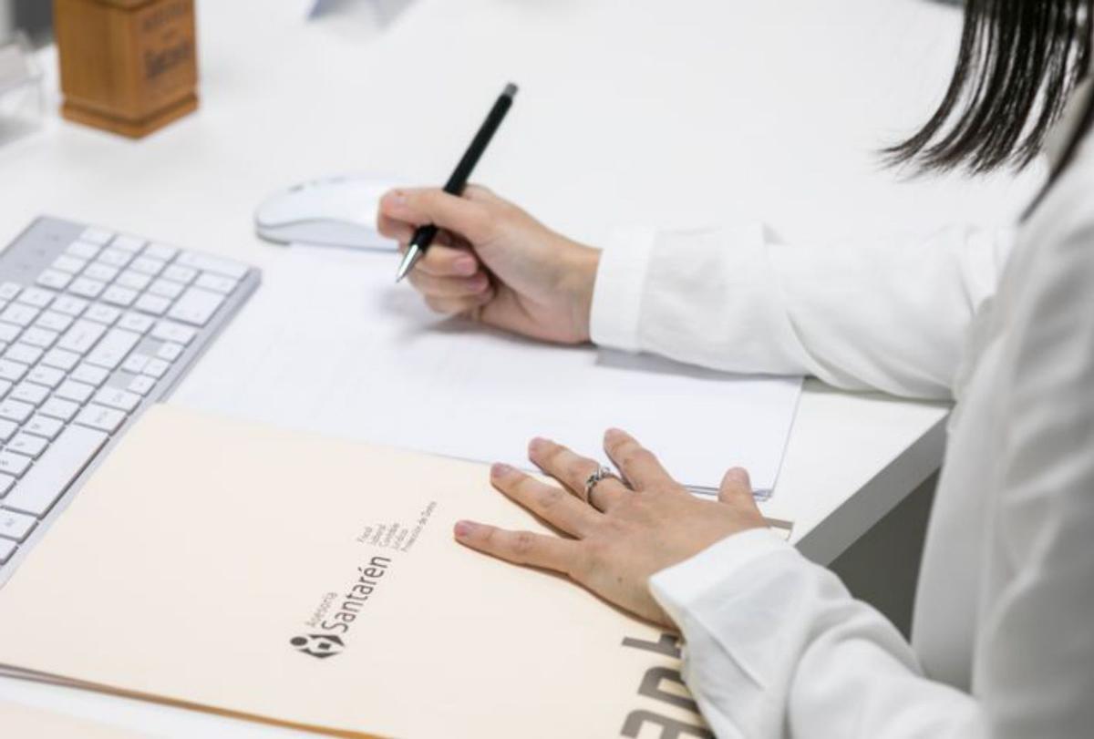 Asesoría Santarén cuenta
con un equipo experimentado.
y multidisciplinar. l.o.