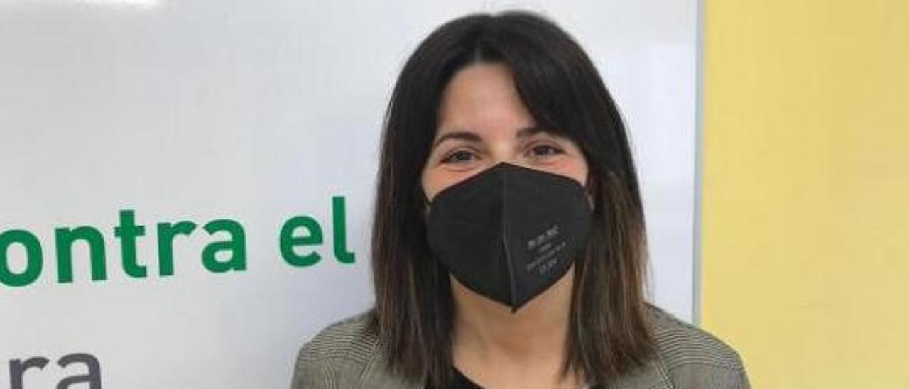 María Sanmartín, ayer, en la sede de la AECC de Pontevedra.