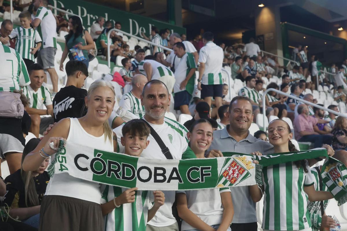 Córdoba CF-Granada | Las imágenes de la afición en El Arcángel