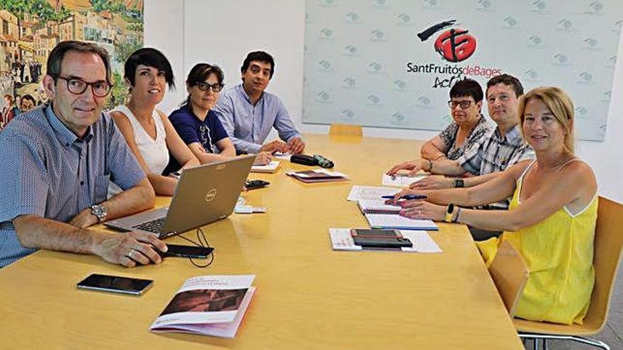 Reunió entre representants de l&#039;Ajuntament i de Càritas