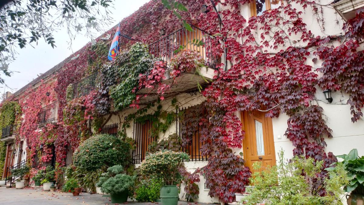 Una de las villas modernistas de Navajas.