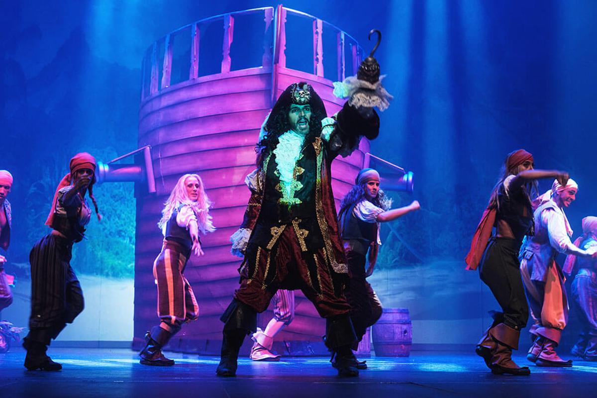 El capitán Garfio interpretado en el musical sobre Peter Pan