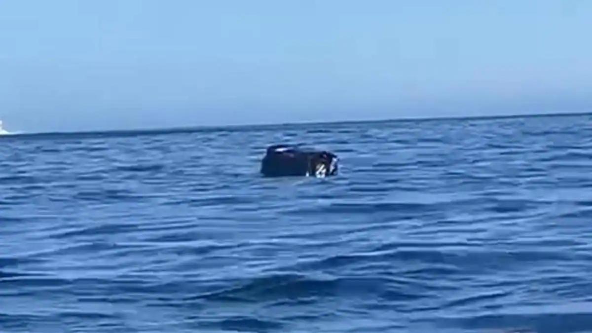 Coche caído al mar