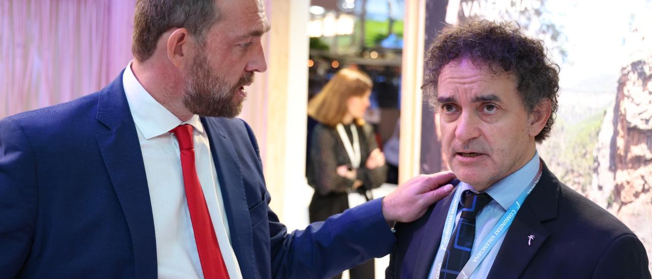 El secretario de Estado de turismo junto a Francesc Colomer en la Feria de Londres.