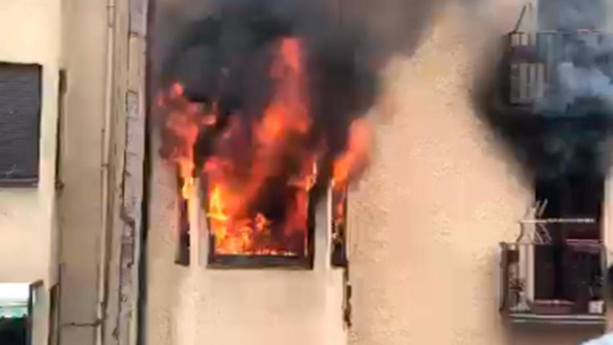 Un cangués fallece en el incendio de un edificio en Andorra