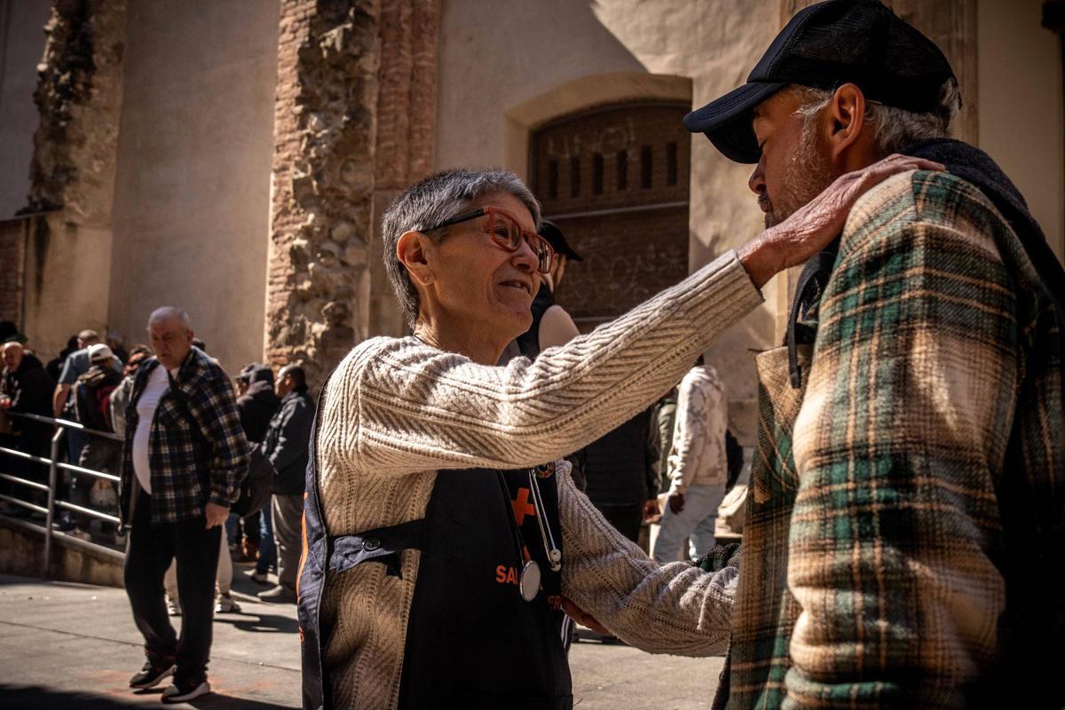 Montse Pérez,doctora de 76 años,colabora con el Hospital de Santa Anna desde que abrió.