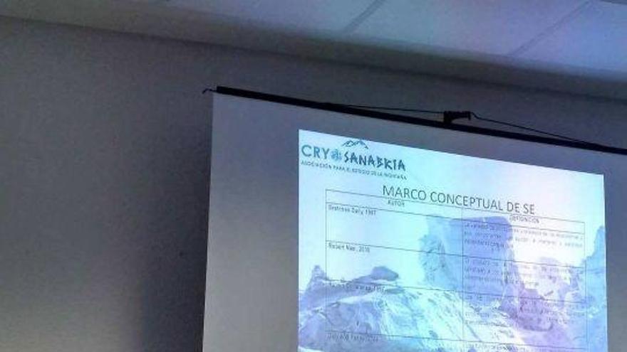 El sanabrés Daniel Boyano Sotillo defiende en el congreso CIMAS sus estudios sobre el Everest.