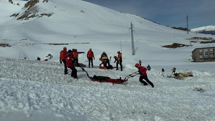Simulacre d'allau amb ferits a l'estació d'esquí de La Molina