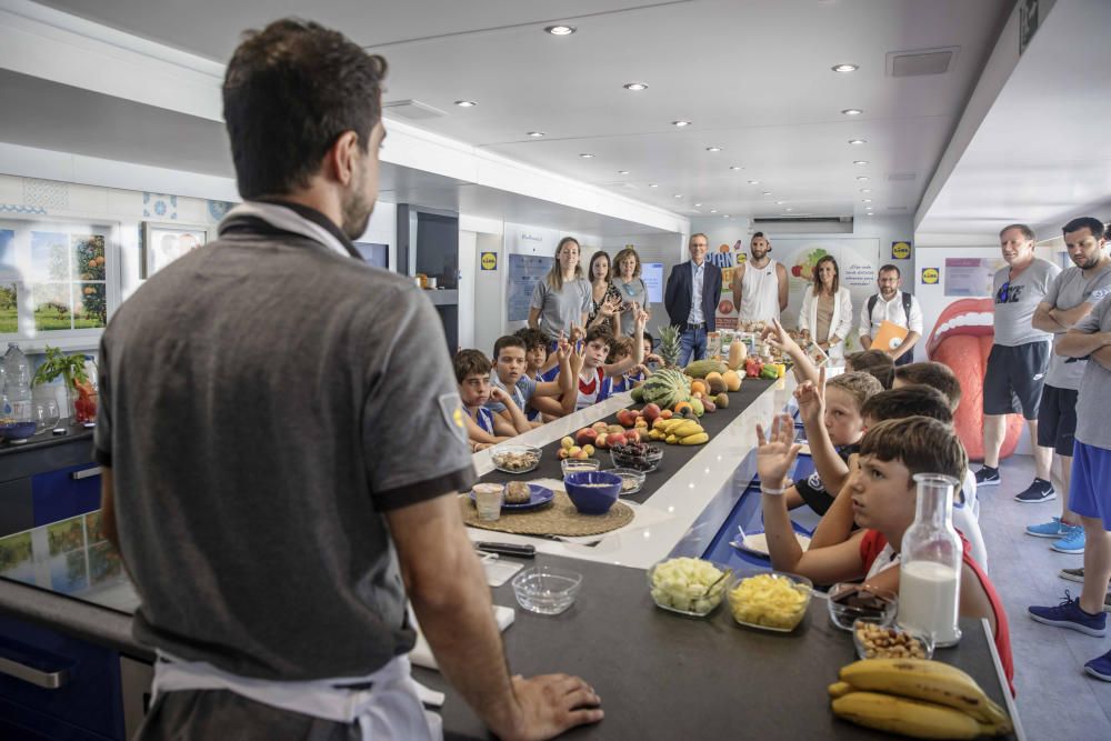 Rudy Fernández participa en un taller para promover una merienda saludable