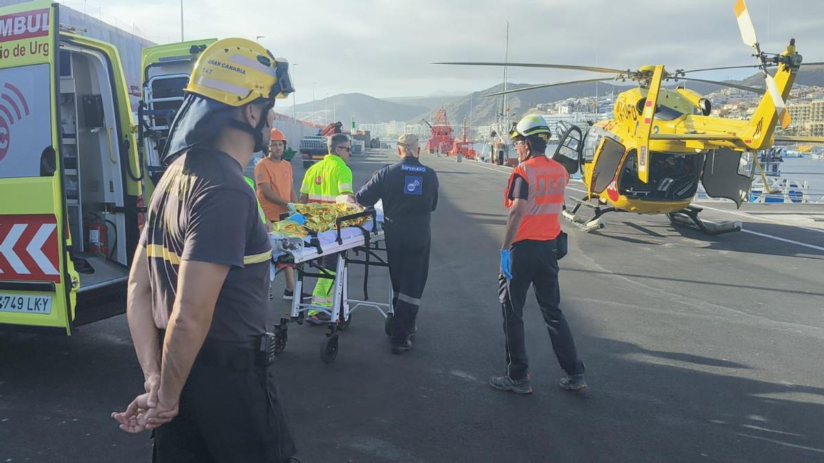 Evacuada en helicóptero una niña de siete años tras sufrir un ahogamiento en un hotel de Arguineguín