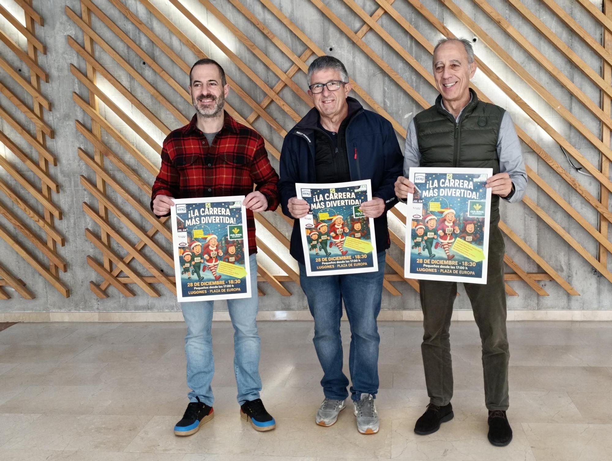 Por la izquierda, Ángel García, Luis Manuel Menéndez y Jesús Abad.