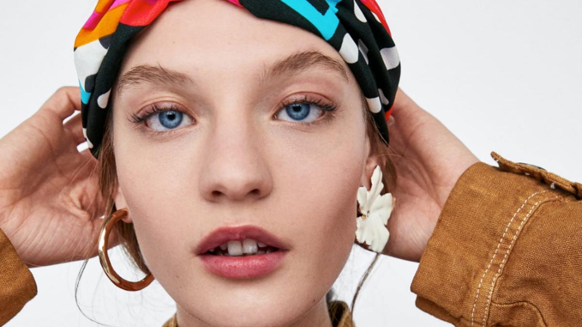 Diadema turbante estampada de Zara