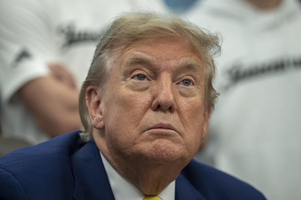 Trump critica Israel per bombardejar l’Iran després de l’alto el foc: «No saben què collons estan fent» Trump critica Israel per bombardejar l’Iran després de l’alto el foc: «No saben què collons estan fent»