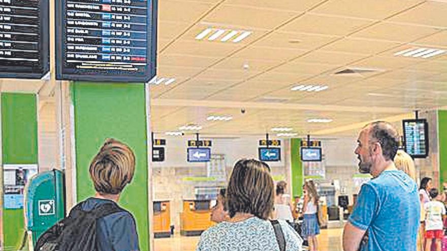 L'Aeroport de Girona creix al febrer en passatgers, però continua per sota del 2025