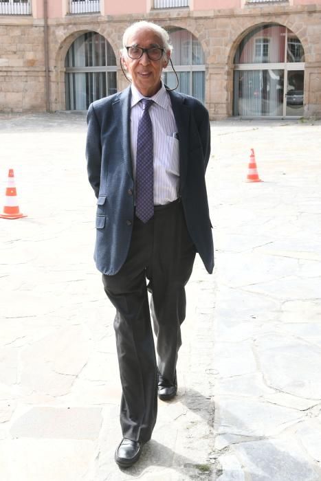 El catedrático coruñés, máximo responsable de la Universidade da Coruña durante 13 años, falleció a los 84 años.