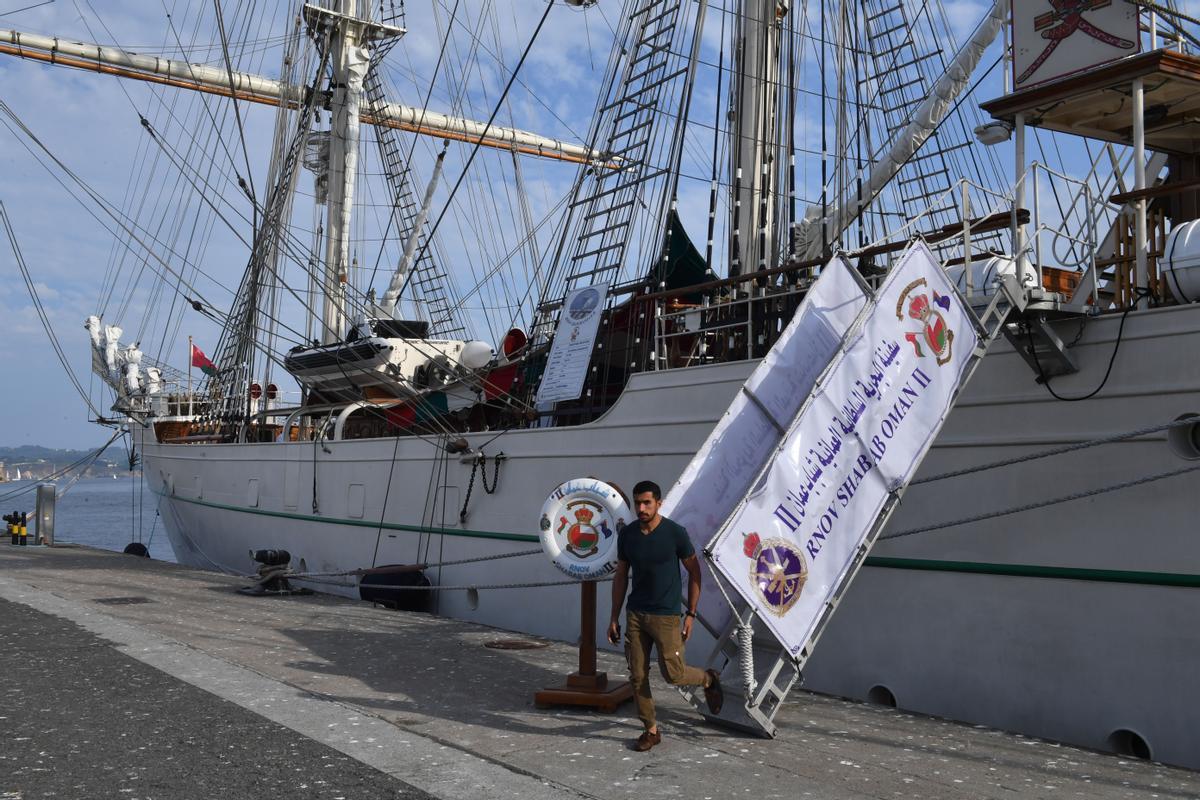 El 'Shabab Omán II', participante en la regata de Grandes Veleros, recala esta semana en el Puerto de A Coruña