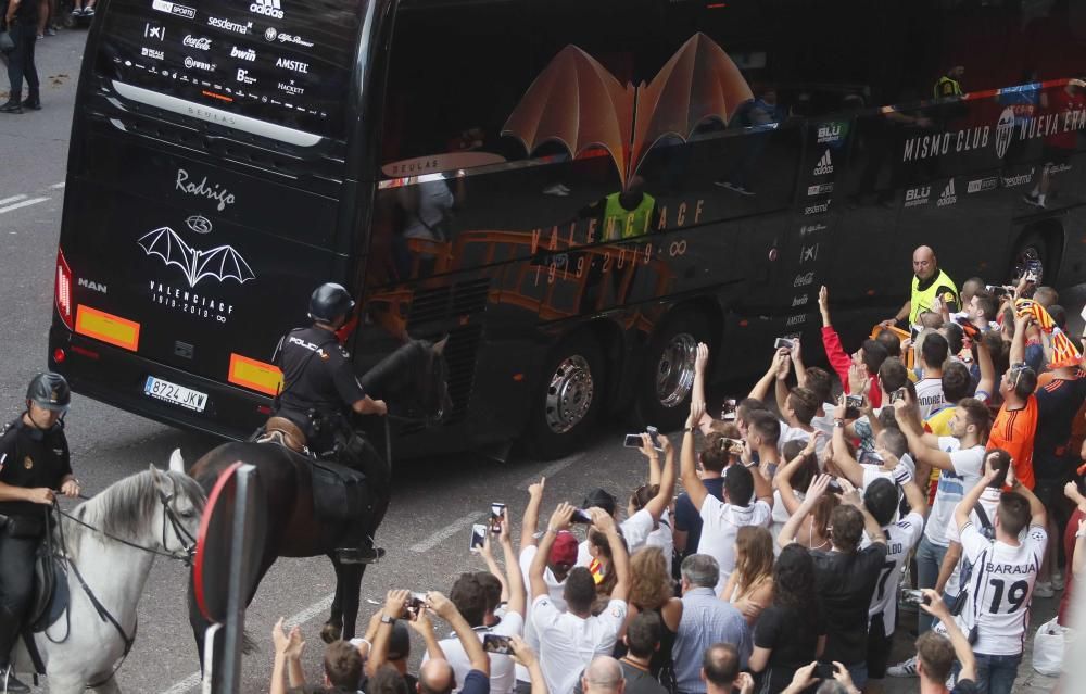 Así ha recibido la afición al Valencia en Mestalla