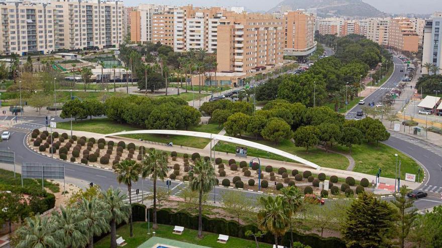 Estreno de la glorieta &quot;Fotógrafo Perfecto Arjones&quot; en Playa de San Juan de Alicante