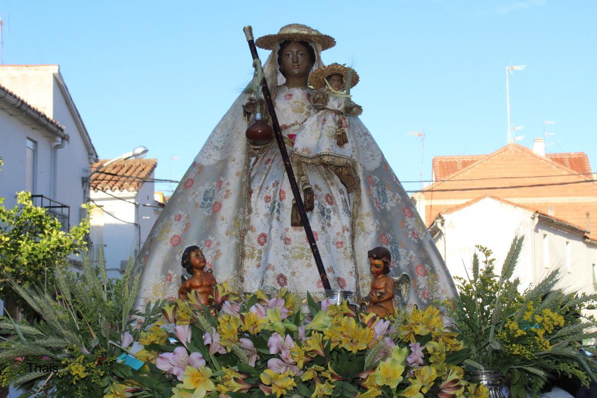 Imagen de la Virgen de Argeme en Coria.
