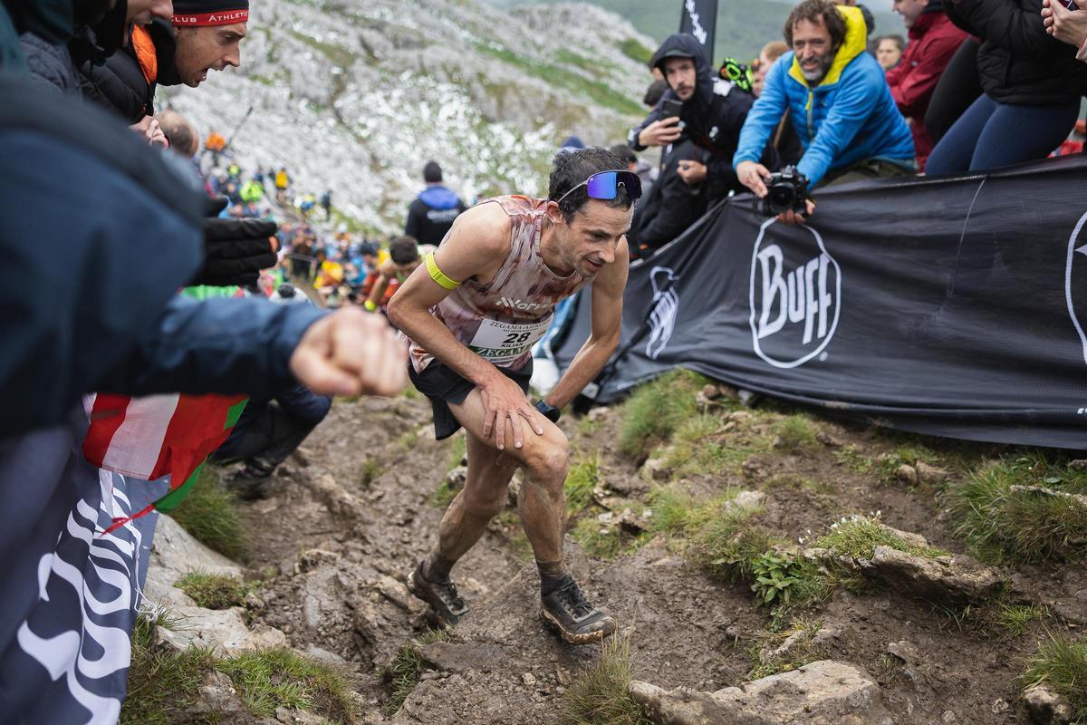 Kilian Jornet, durante la subida al Aizkorri