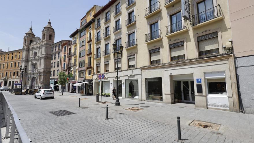 Calor sofocante en Zaragoza: &quot;Echamos en falta más árboles y más bancos&quot;