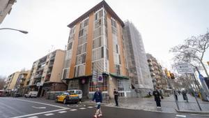 Barcelona negocia la cessió d’un bloc de pisos de Coderch