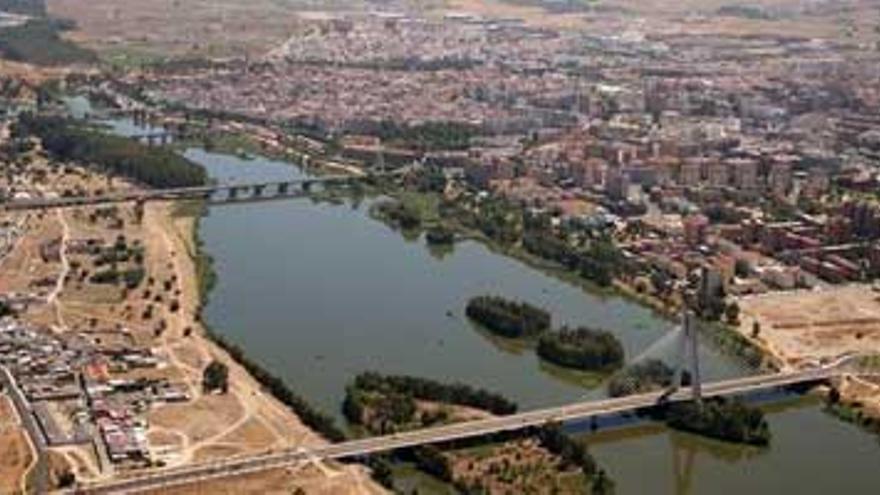 La Junta autoriza la firma del convenio para la ordenación de las riberas del Guadiana en Badajoz