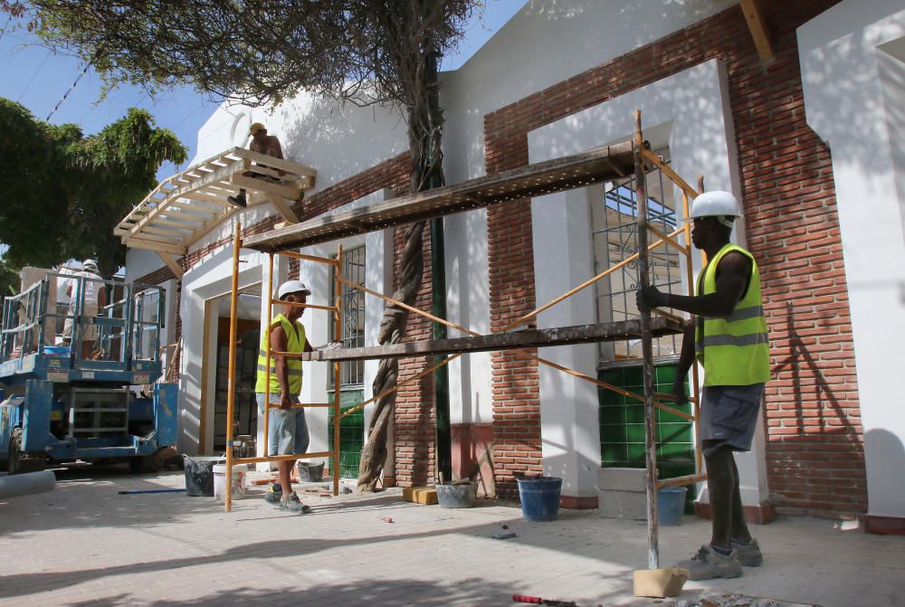 Comienzan los preparativos y el montaje de la portada y las casetas de cara a la semana de fiesta del 12 al 21 de agosto