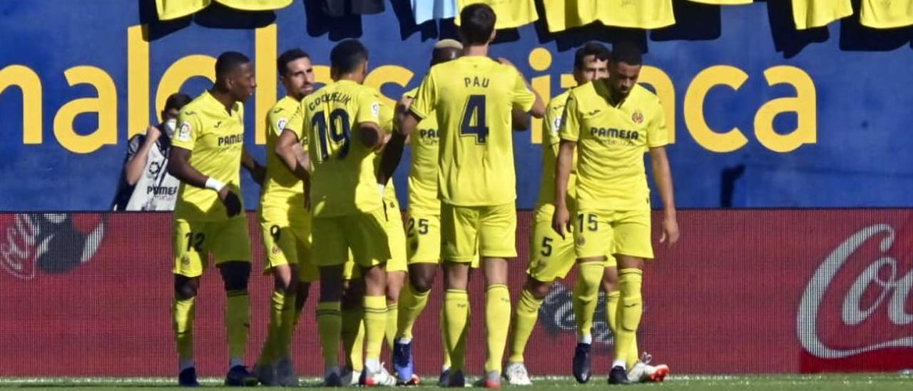 Los jugadores del Villarreal celebran el único gol de los amarillos ante el Getafe.