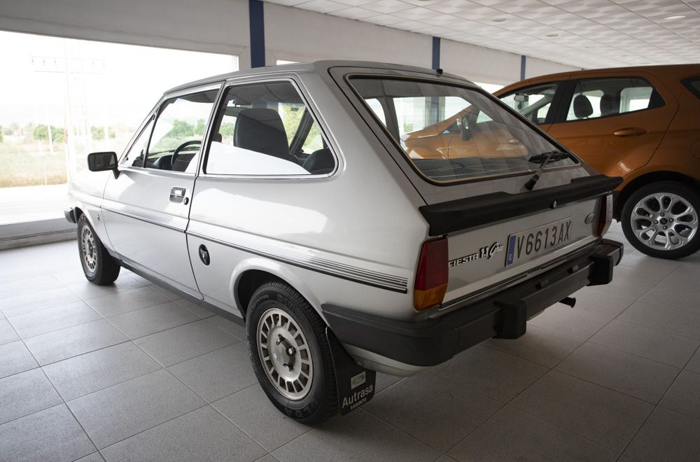 Así era el primer modelo del mítico Ford Fiesta de 1976.