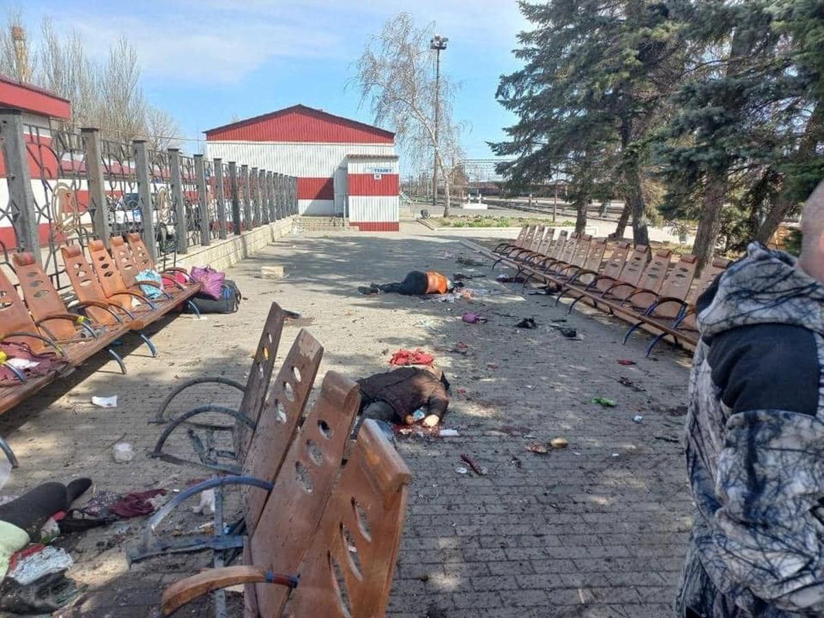 Aftermath of missile strike on railway station in Kramatorsk