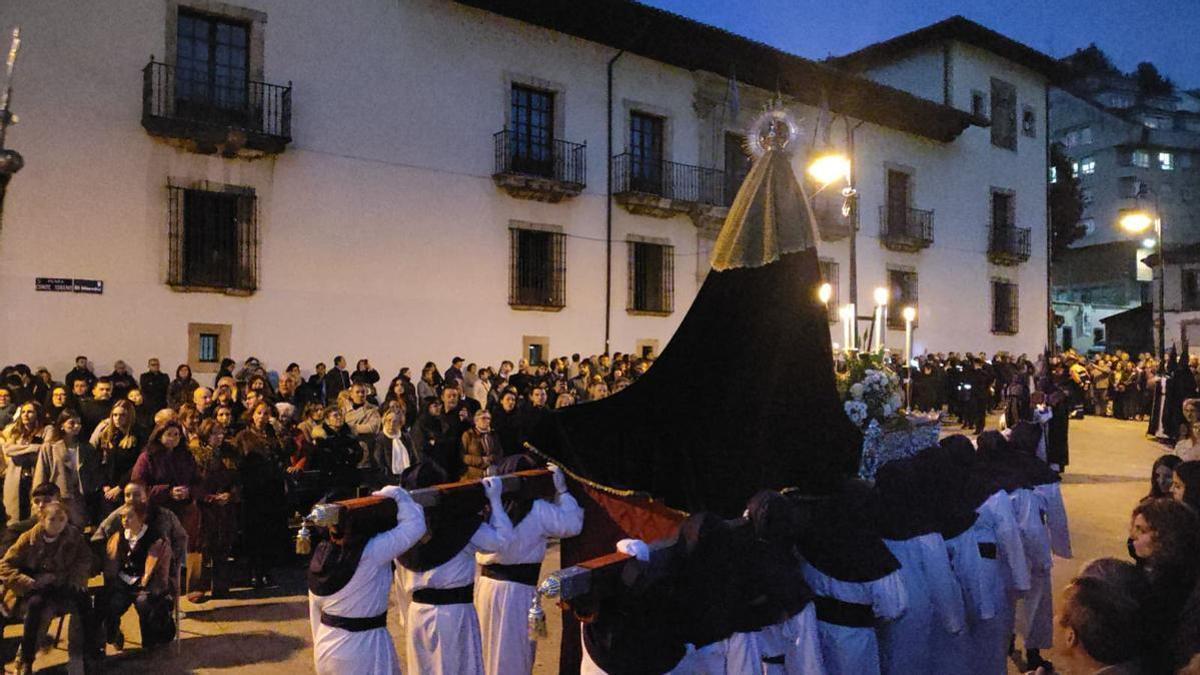 En imágenes: Así fue la procesión del Santo Encuentro de Cangas del Narcea