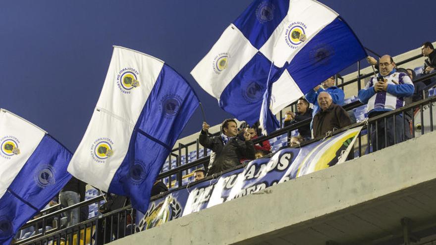 Aficionados del Hércules en Tribuna Alta