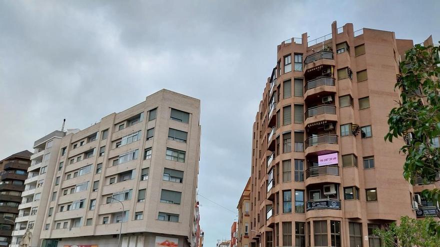 Gandia, Oliva y Tavernes de la Valldigna sucumben al nuevo modelo de vivienda: Zulos por 500 euros que se disparan de precio en verano
