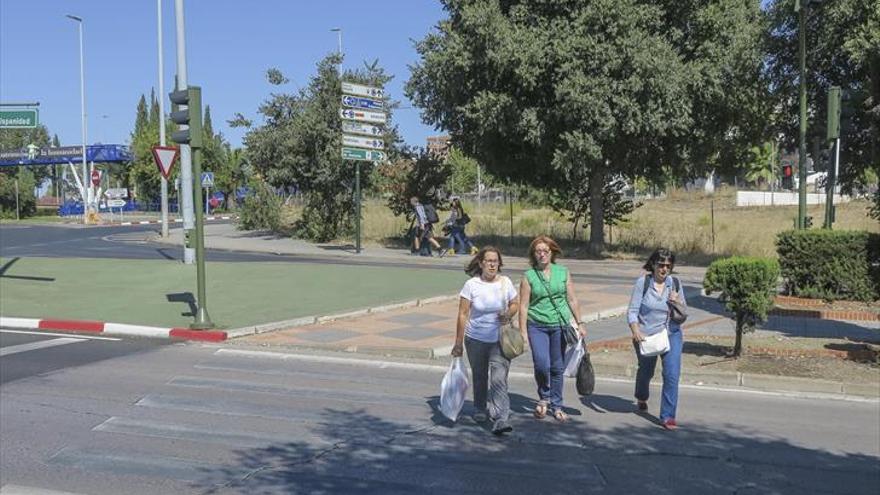 Los vecinos afirman que la iluminación de la avenida de la Hispanidad es deficiente