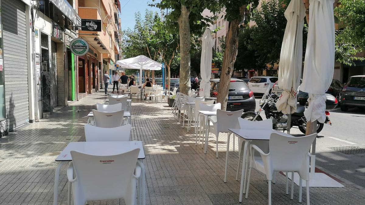 Una terraza de la Rambla de Sant Joan.