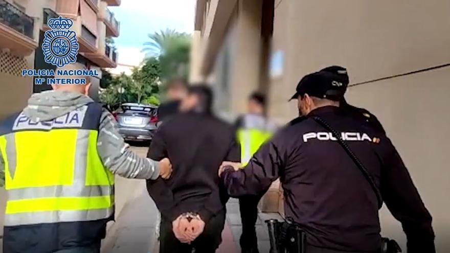 Cuatro detenidos por robar pertenencias a usuarios de campos de golf de Marbella y Estepona