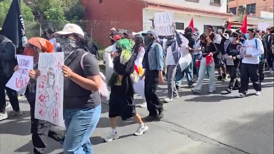 Cientos de estudiantes de la Universidad de Morelos marchan pidiendo justicia para Claudia Tacoronte