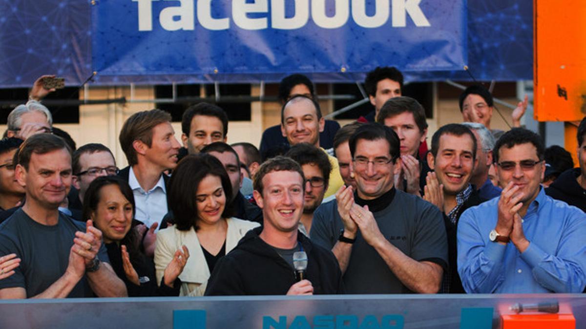 Los fundadores de Facebook Mark Zuckerberg y Robert Greifeld