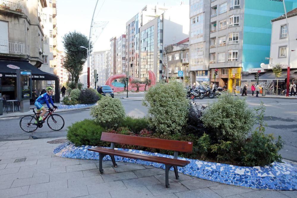 El alcalde de Vigo, Abel Caballero, y parte del gobierno local, inauguraron la humanización.