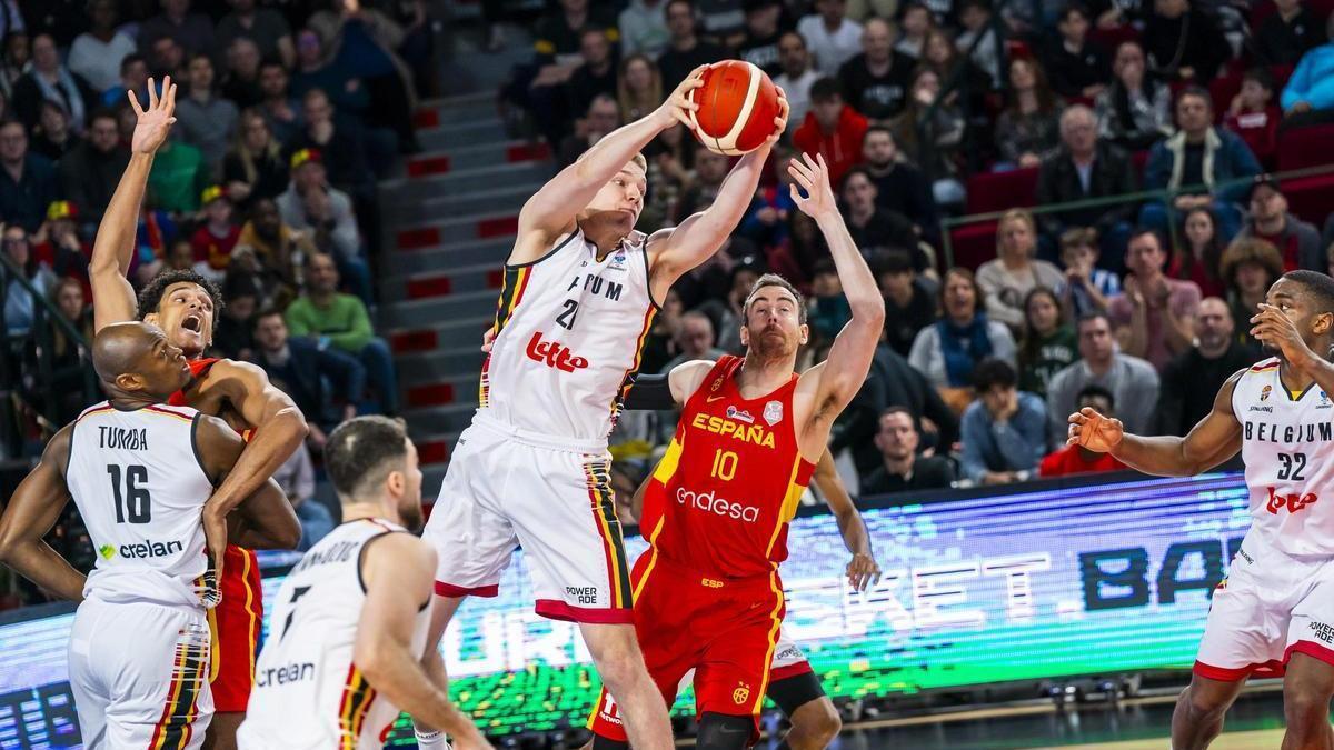 Víctor Claver, en el partido ante Bélgica con la selección española