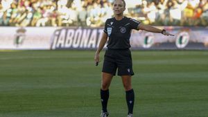 Marta Huerta de Aza en su debut en Segunda División en el enfrentamiento entre el Burgos CF y el FC Cartagena 